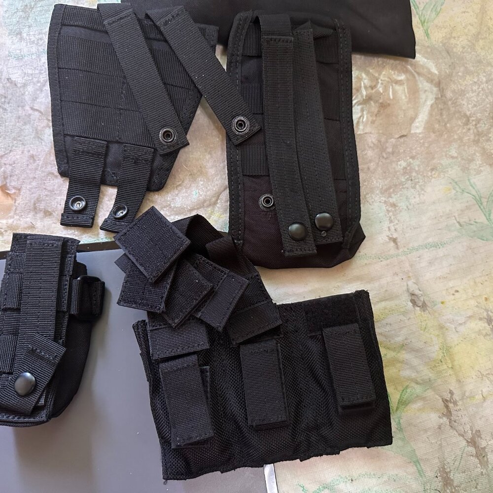 Condor 3 Fold Pouch Black MA22-002 + Accessories - Picture 2 of 4